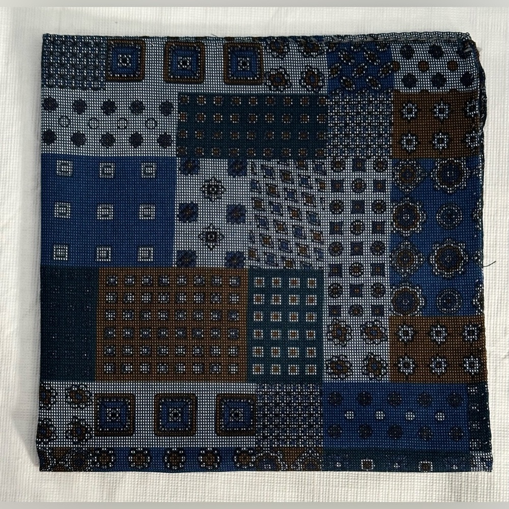NEW POCKET SQUARE SAKS FIFTH AVENUE ITALY PATCHWORK PRINT 12.5 sq
